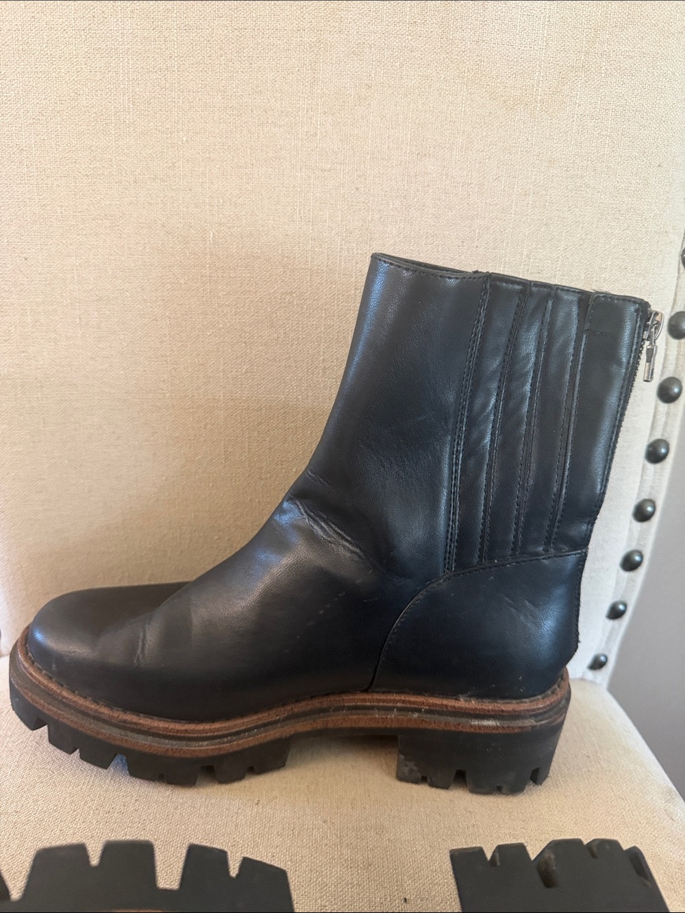 Korks Women’s Platform Lug-Soled Back Zip Faux Leather Boots Black Size 9 - Picture 7 of 12